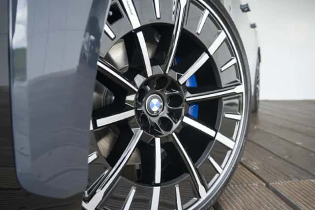BMW iX3 (2026) thumbnail 16