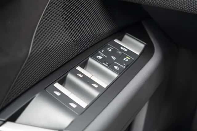 BMW iX3 (2026) thumbnail 39