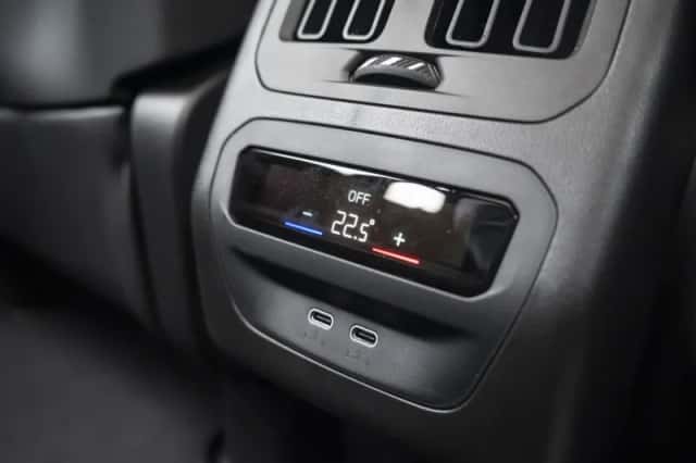 BMW iX3 (2026) thumbnail 49