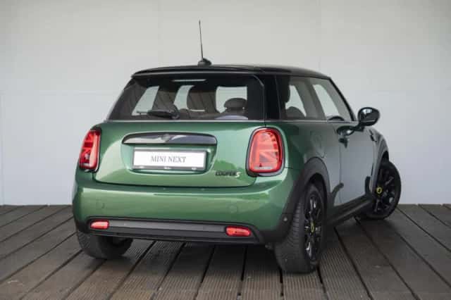 MINI Electric (2023) thumbnail 2