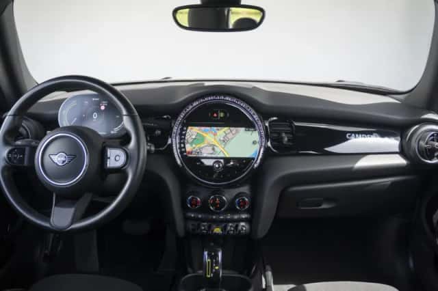 MINI Electric (2023) thumbnail 3