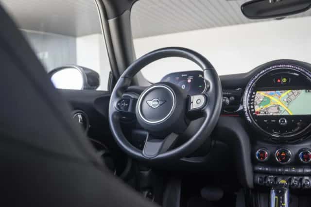 MINI Electric (2023) thumbnail 21