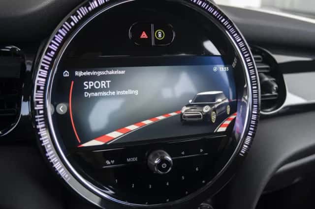 MINI Electric (2023) thumbnail 28
