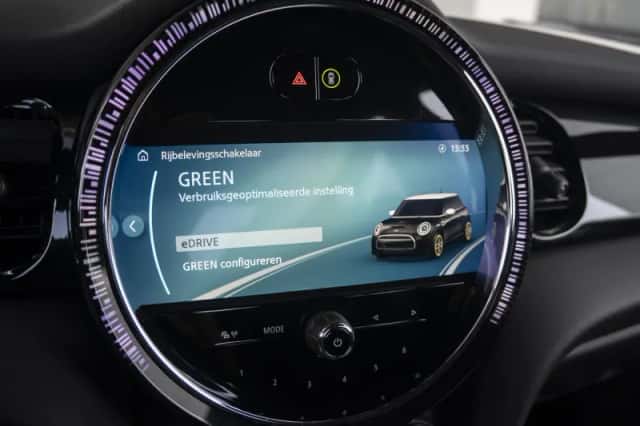 MINI Electric (2023) thumbnail 30