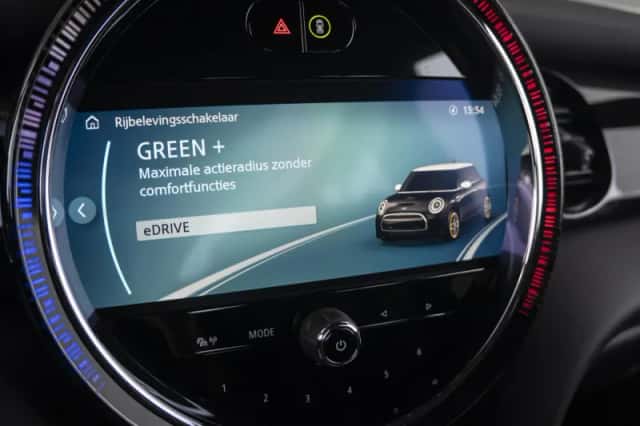 MINI Electric (2023) thumbnail 31