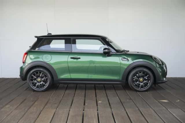 MINI Electric (2023) thumbnail 7