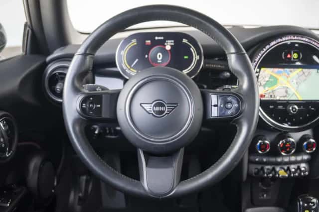 MINI Electric (2023) thumbnail 10