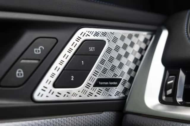 BMW X1 (2024) thumbnail 24