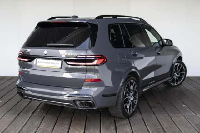 BMW X7 (2025) thumbnail 2