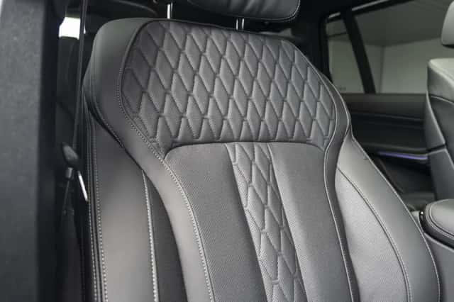 BMW X7 (2025) thumbnail 15