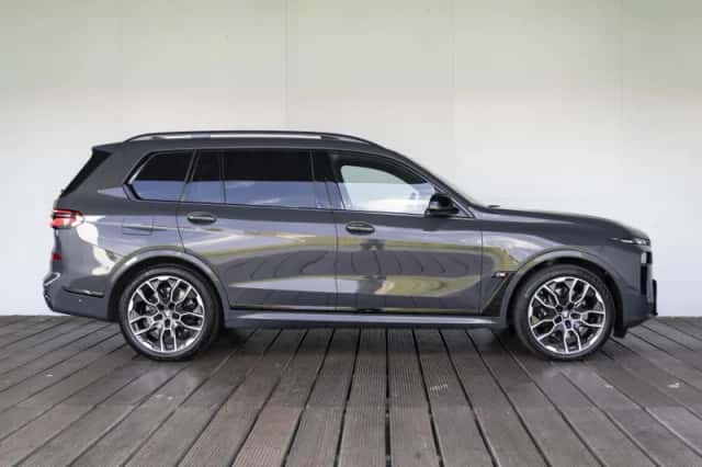 BMW X7 (2025) thumbnail 7