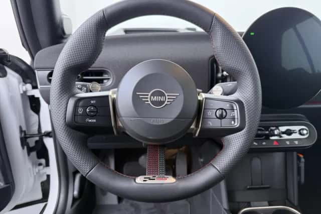 MINI Cabrio (2026) thumbnail 2