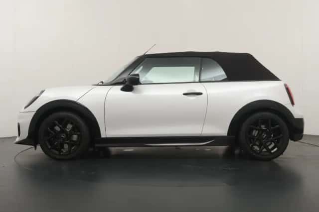 MINI Cabrio (2026) thumbnail 12