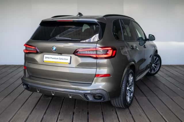 BMW X5 (2021) thumbnail 2