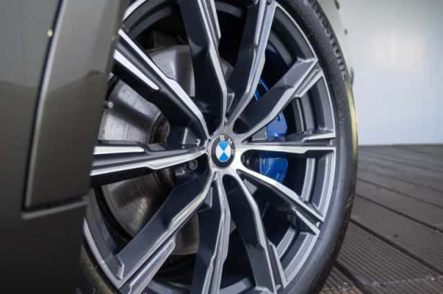 BMW X5 (2021) thumbnail 15