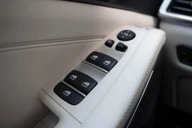 BMW X5 (2021) thumbnail 36