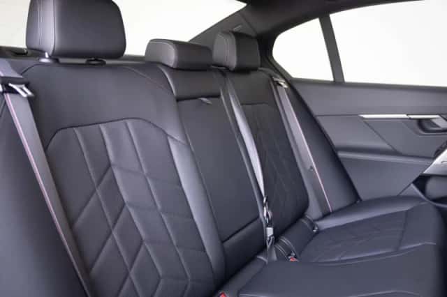 BMW i5 (2025) thumbnail 11