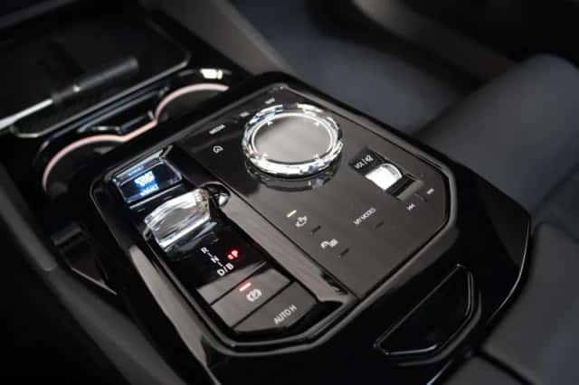 BMW i5 (2025) thumbnail 28