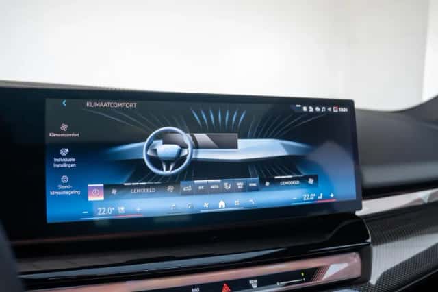 BMW i5 (2025) thumbnail 31
