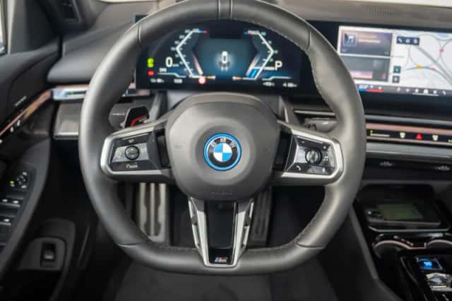 BMW i5 (2025) thumbnail 10