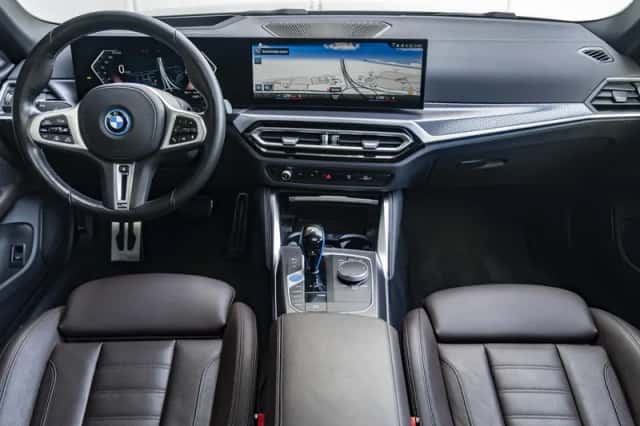 BMW i4 (2022) thumbnail 3