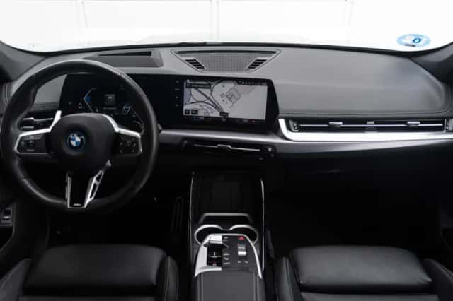 BMW X1 (2023) thumbnail 3
