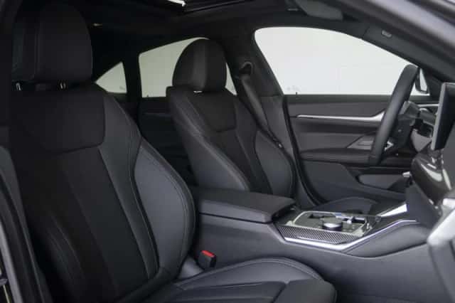 BMW i4 (2026) thumbnail 4