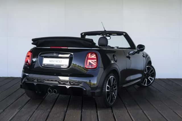 MINI Cabrio (2022) thumbnail 2