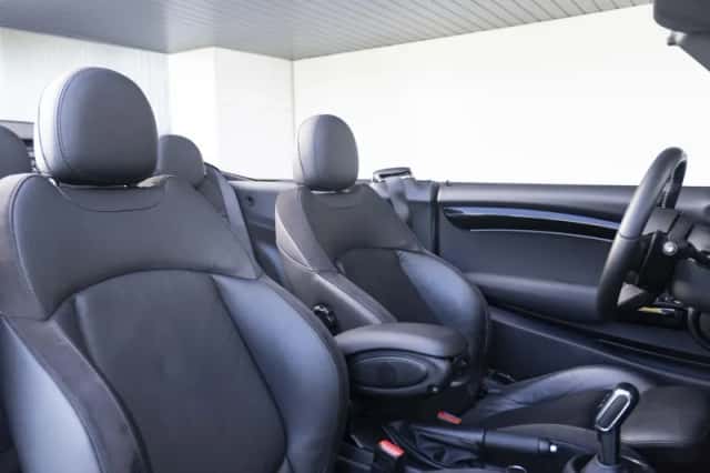 MINI Cabrio (2022) thumbnail 4