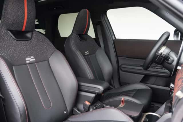 MINI Countryman (2024) thumbnail 4