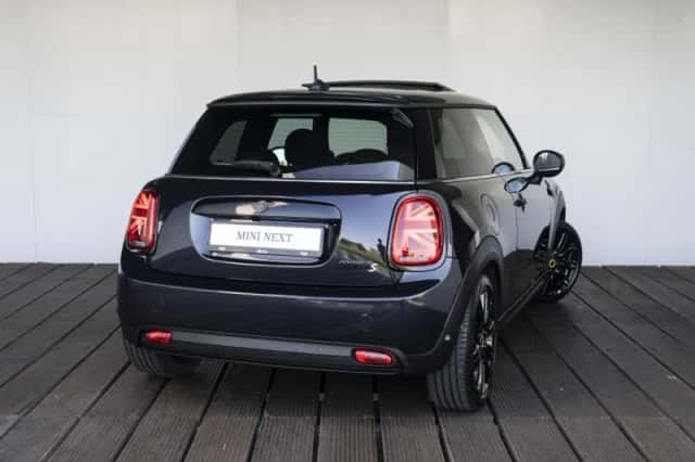 MINI Electric (2023) thumbnail 2