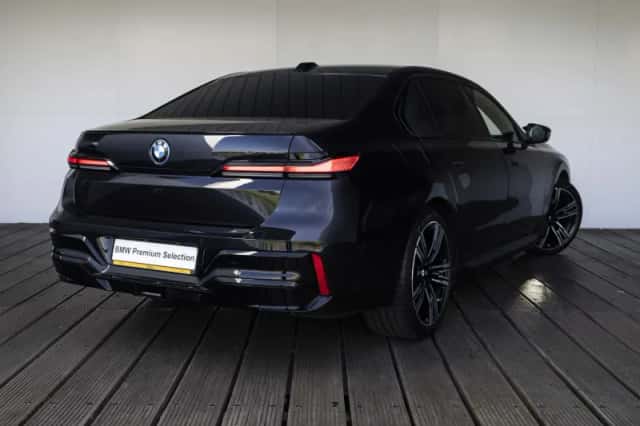 BMW i7 (2026) thumbnail 2
