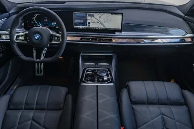 BMW i7 (2026) thumbnail 3