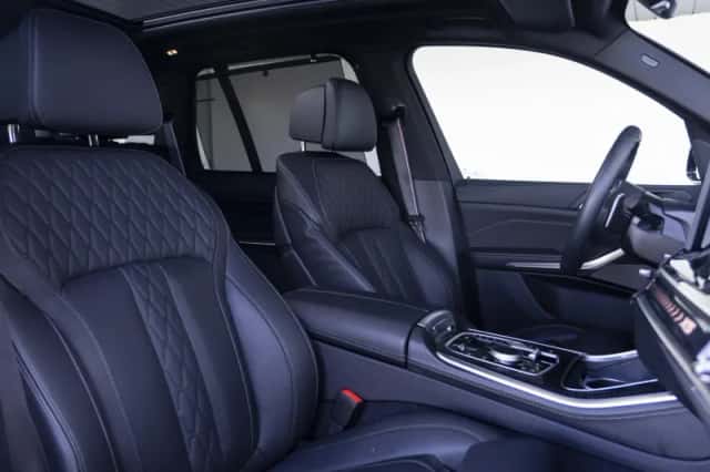 BMW X5 (2025) thumbnail 3