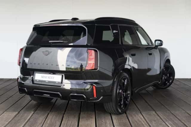 MINI Countryman (2024) thumbnail 2
