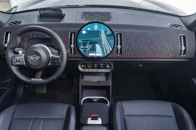 MINI Countryman (2024) thumbnail 3