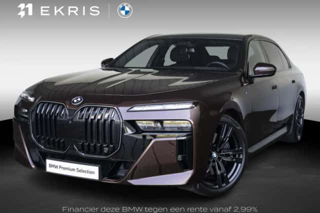 BMW i7 (2024) thumbnail 1