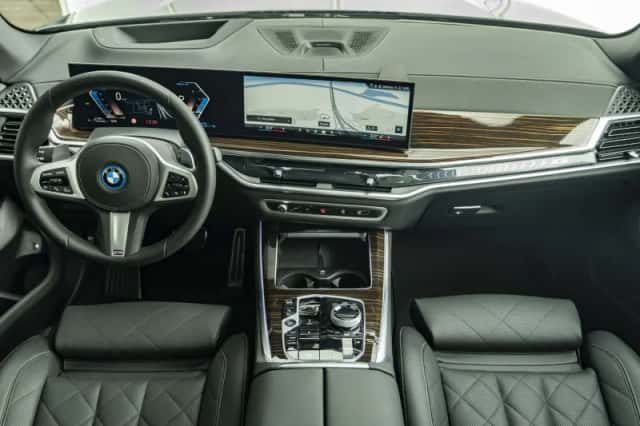 BMW X5 (2025) thumbnail 3