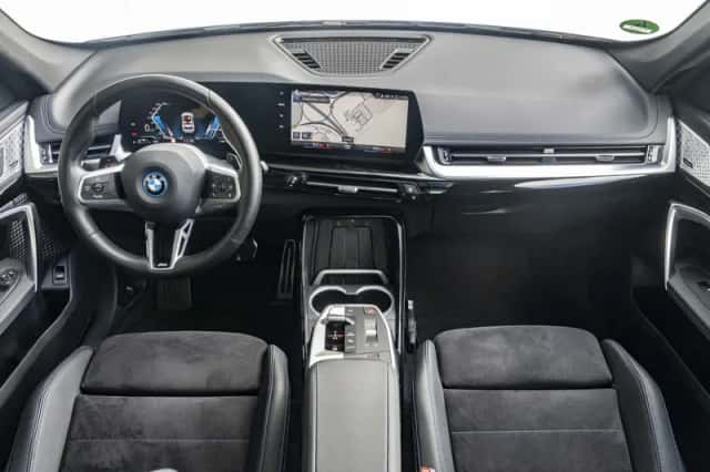 BMW X1 (2023) thumbnail 3