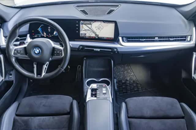 BMW X1 (2023) thumbnail 3
