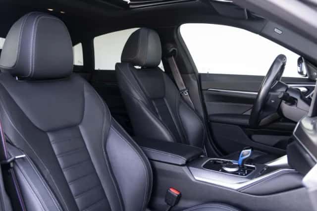 BMW i4 (2021) thumbnail 4