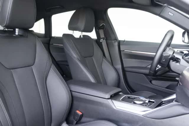 BMW i4 (2025) thumbnail 4