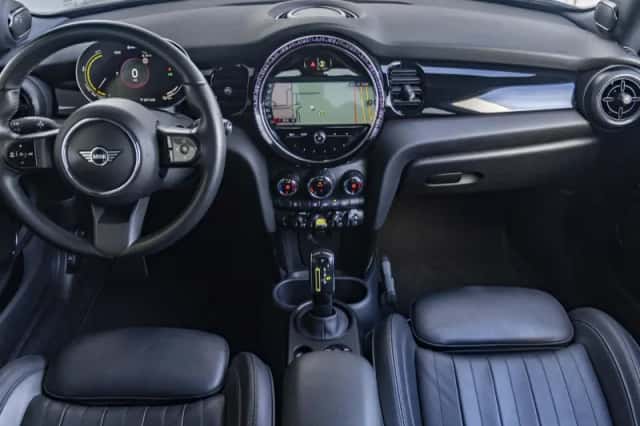 MINI Electric (2022) thumbnail 3