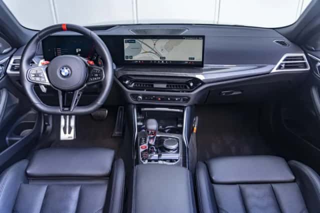 BMW M4 (2025) thumbnail 3