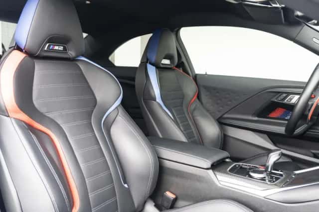 BMW M2 (2023) thumbnail 4