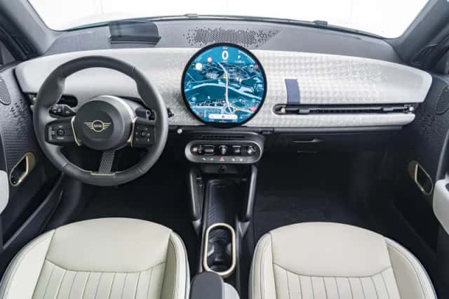 MINI Mini Electric (2025) thumbnail 3