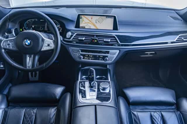 BMW 7-Serie (2020) thumbnail 3