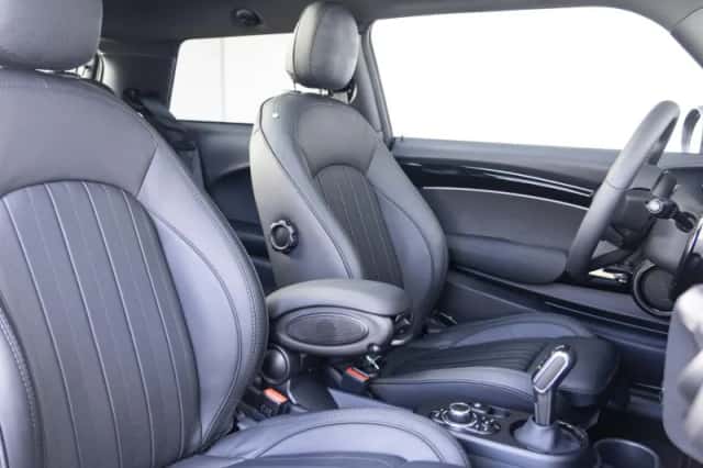 MINI Cooper (2023) thumbnail 4