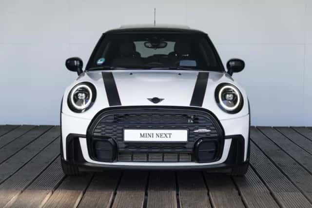 MINI Cooper (2023) thumbnail 6