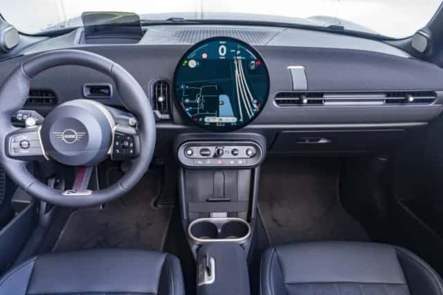 MINI Cabrio (2026) thumbnail 3